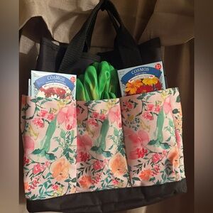 Garden Collection expandable garden tote with gloves and six pkgs of seeds